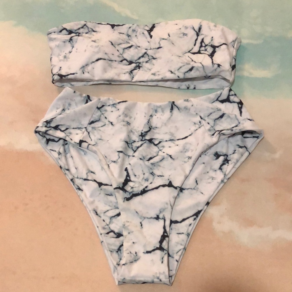 ZAFUL marble print bikini size small (fits like a medium)